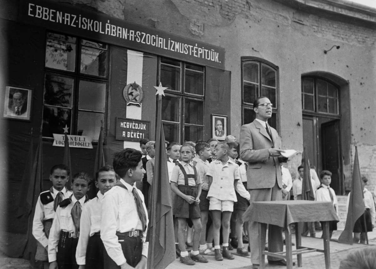 ÉLŐ - Fegyelem, figyelem – vidéki magyar iskolák a 1950-es években